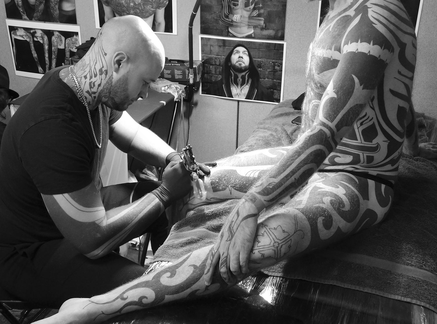 hanumantra tattooing blackwork bodysuit, tattoo convention