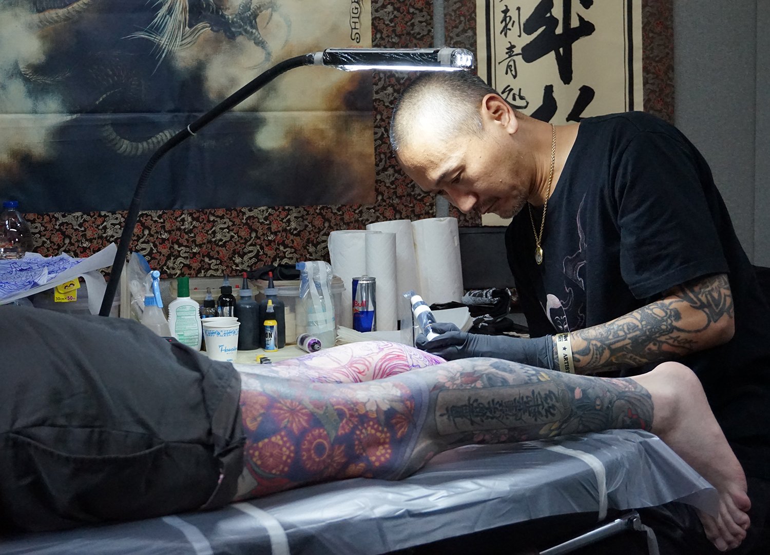shige yellow blaze at the 2018 london tattoo convention