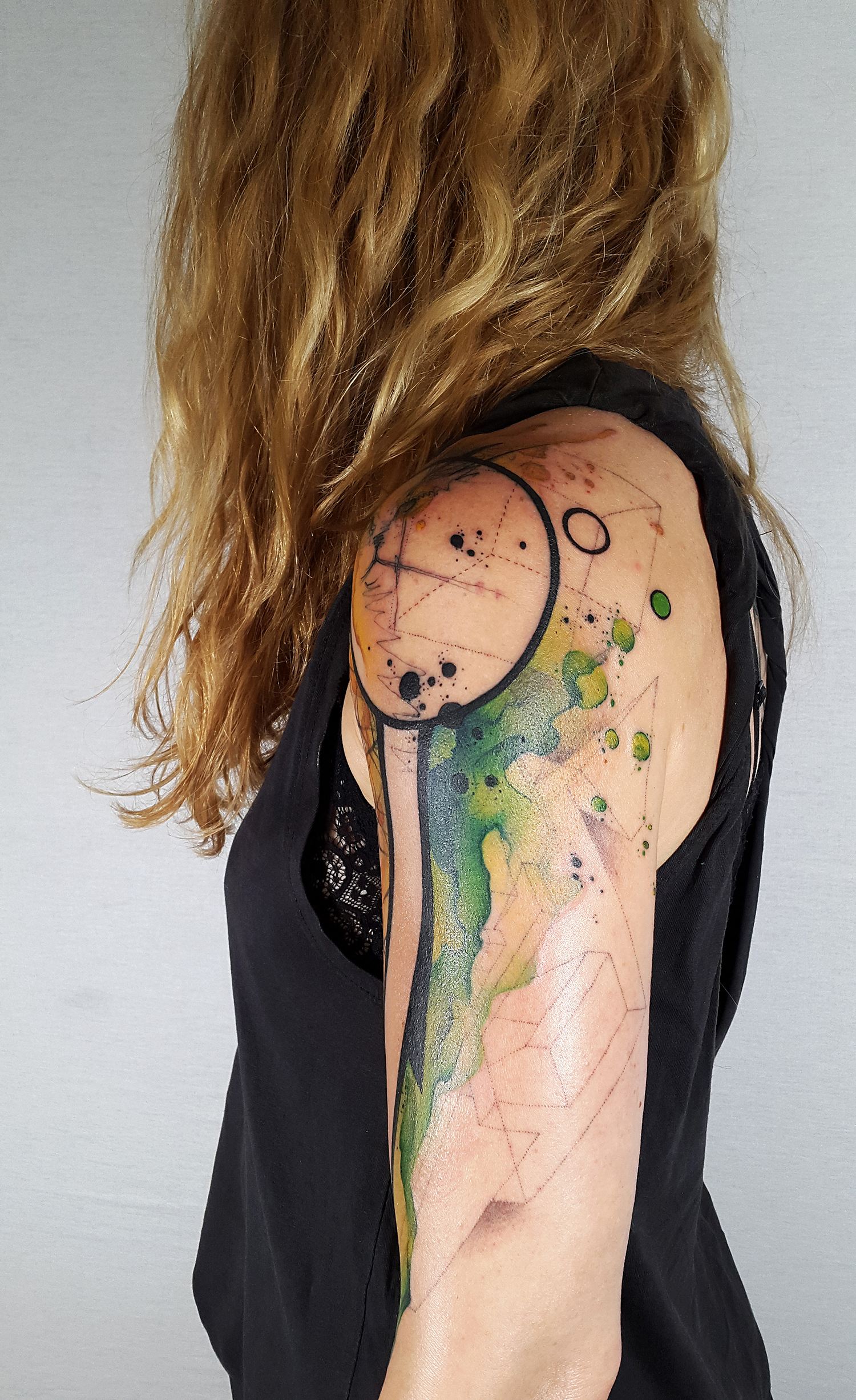 watercolor tattoo, abstract circles on shoulder