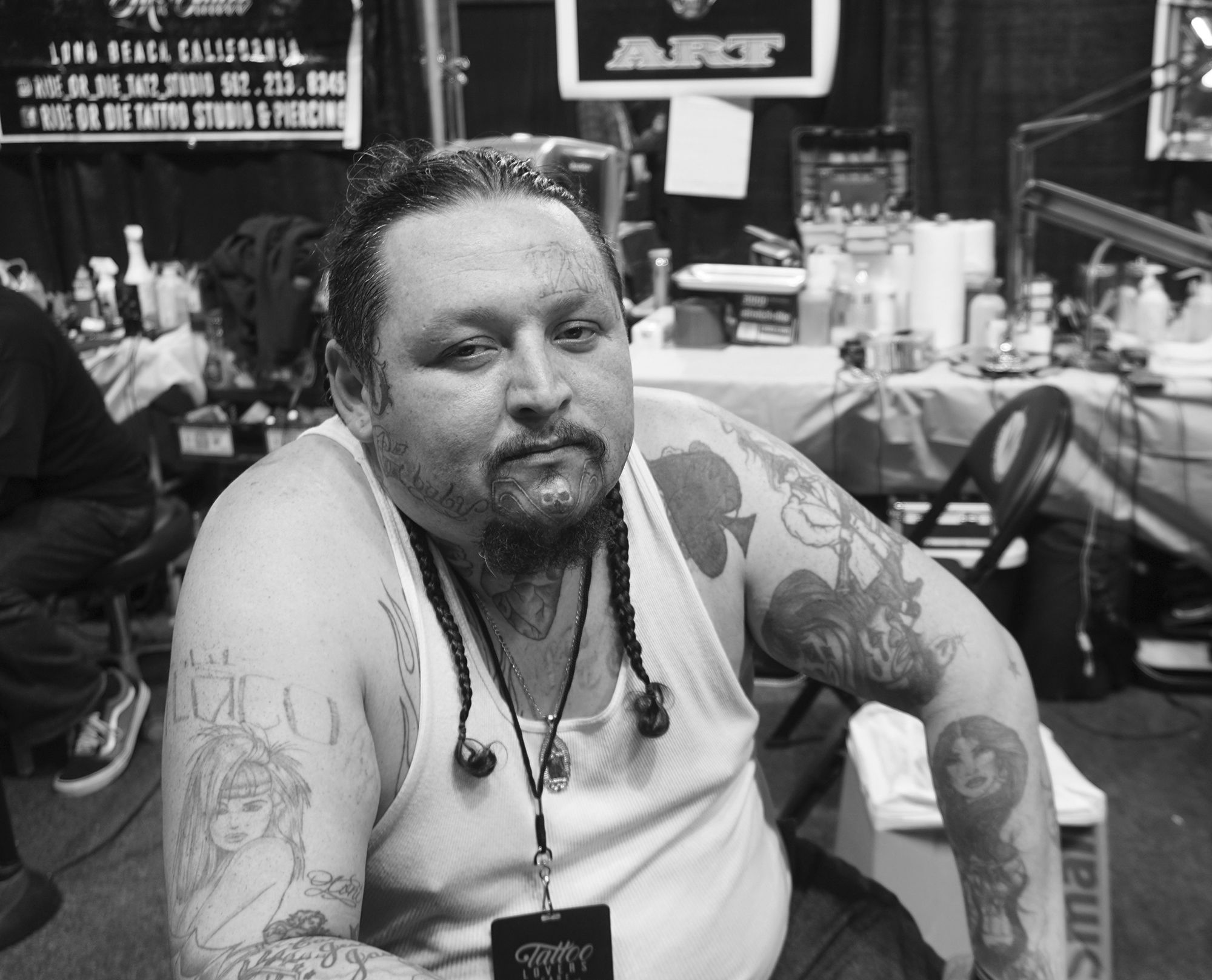 hispanic tattoo artist at the santa crux expo