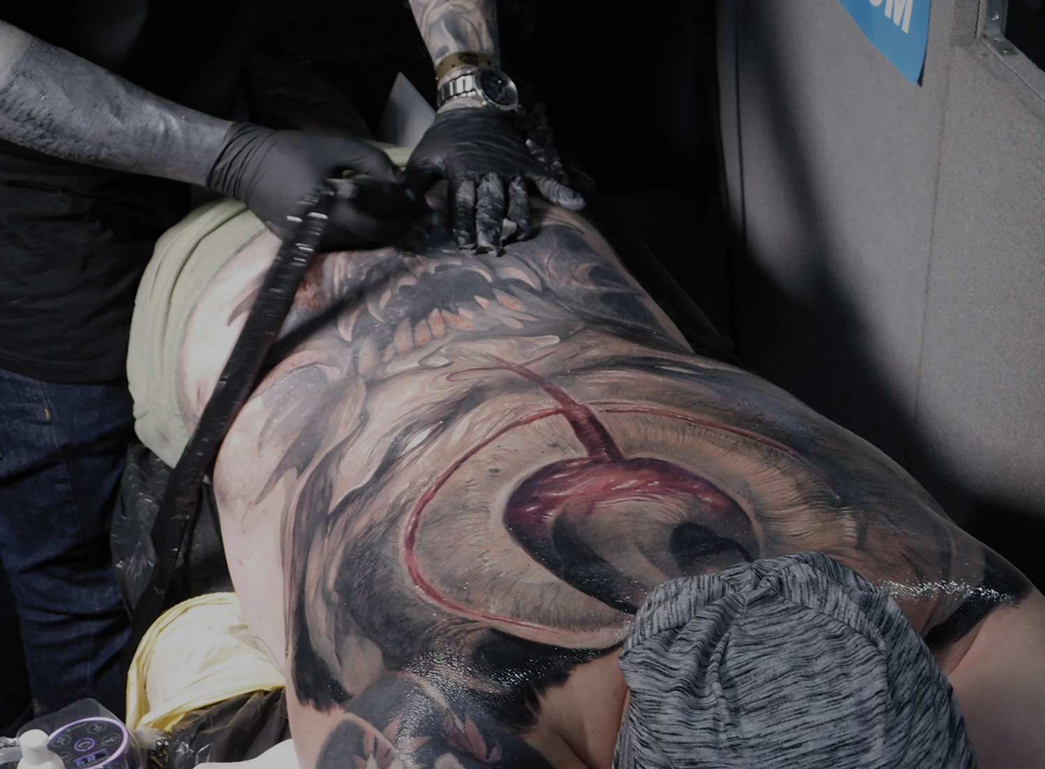 epic size tattoo on back, london tattoo convention, dark art