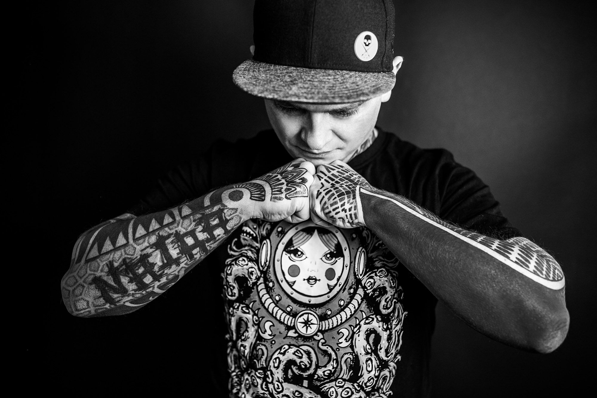 tattooist ilya cascad, pictured