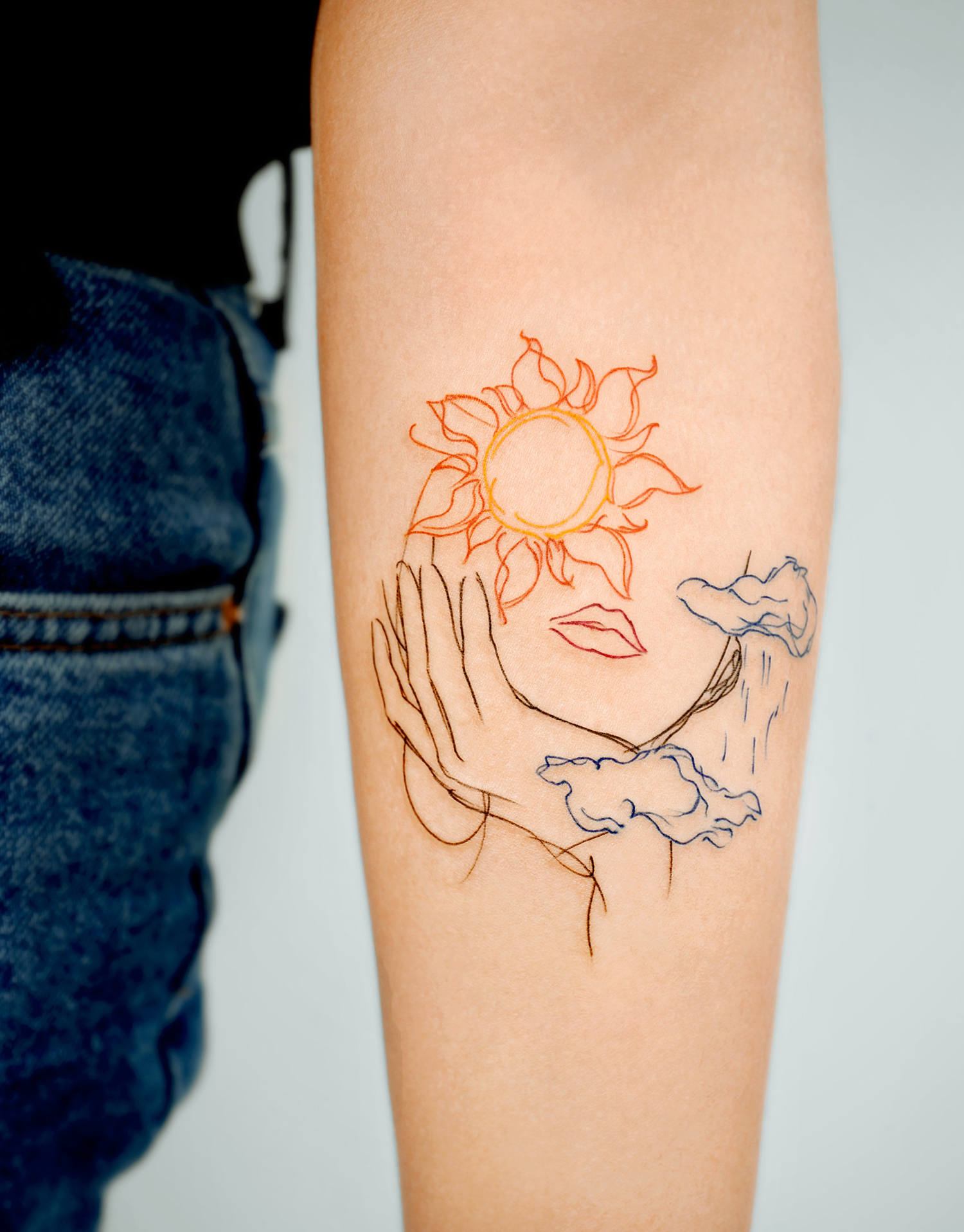 Additionally the artist integrates color in his fineline tattoos