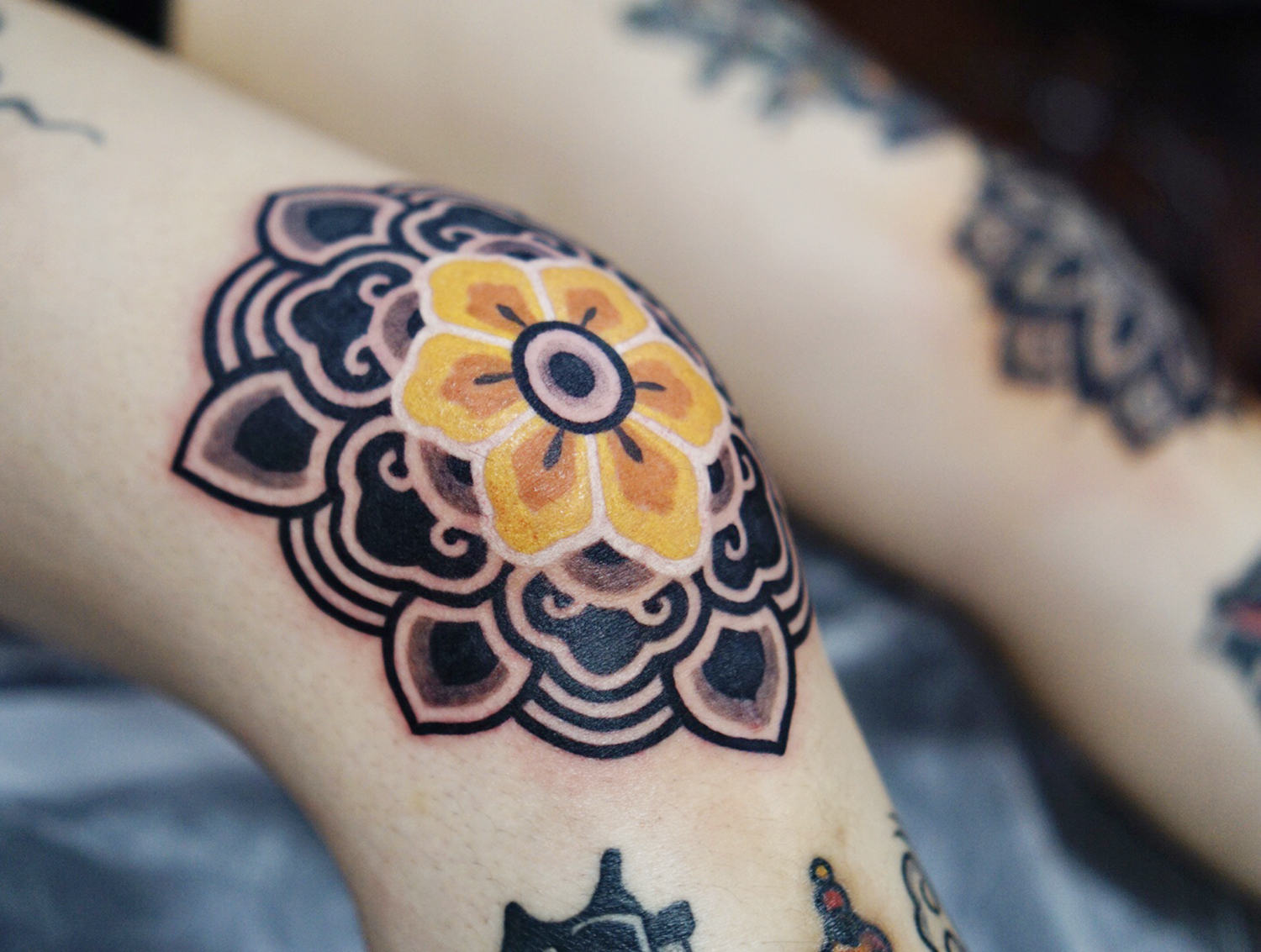knee tattoo, mandala by kiwa jip