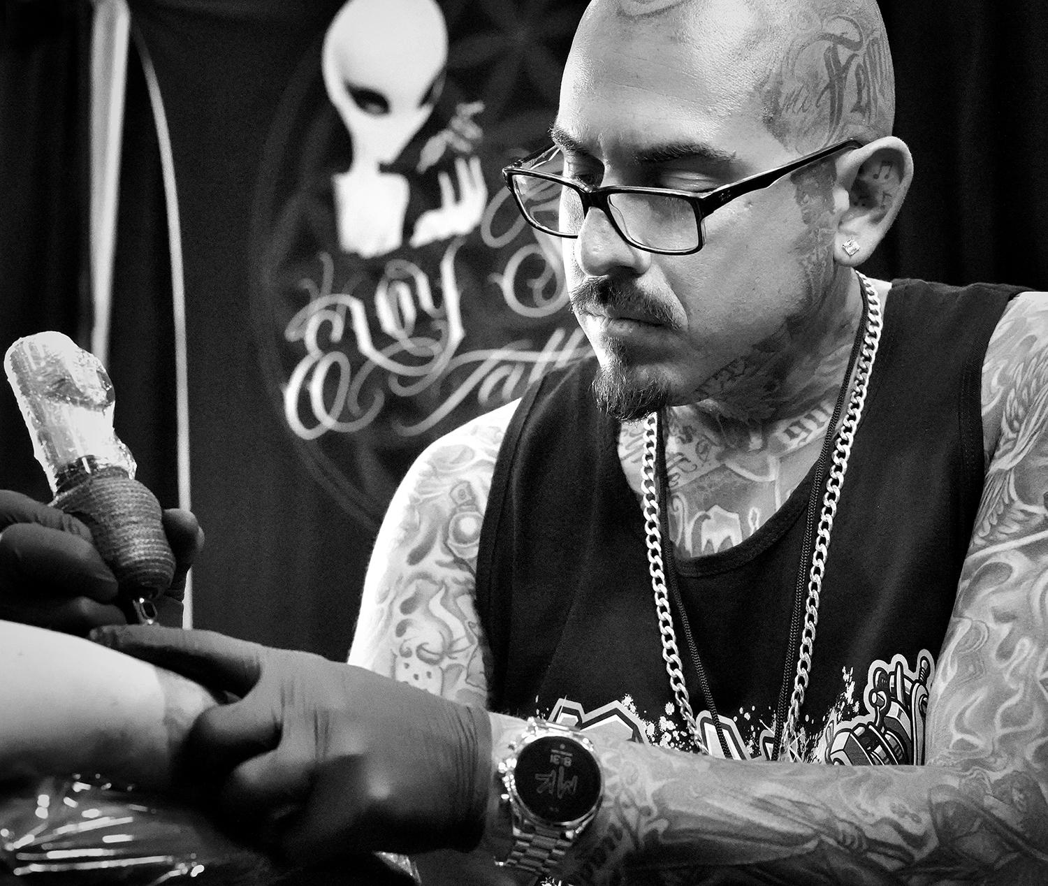 tattooer Jbad at seaside tattoo show