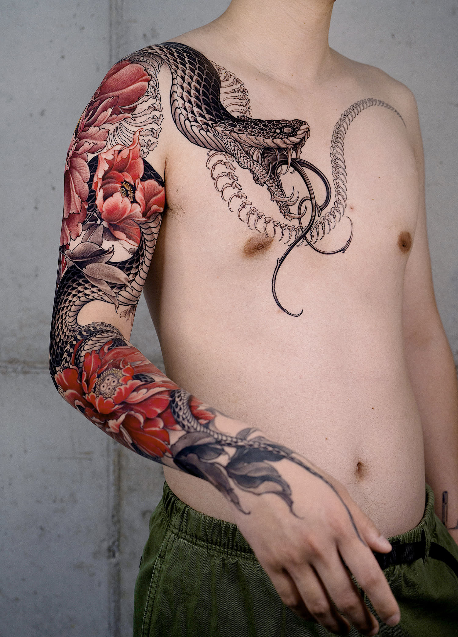 Uncogrim, an Outstanding Tattooist Who Embraces Snakes – Scene360, image size:1500x2086