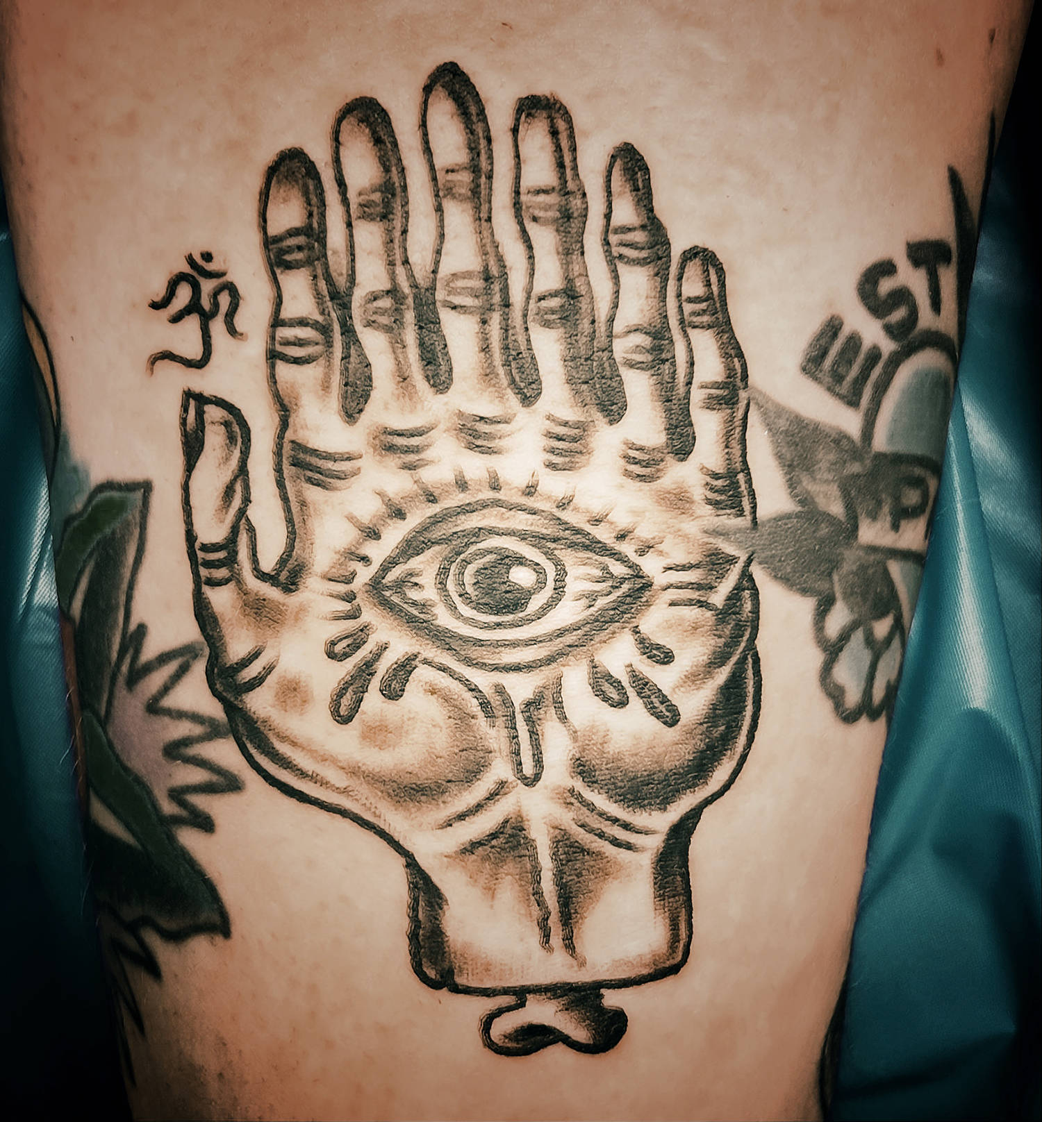hamsa hand tattoo by big frank