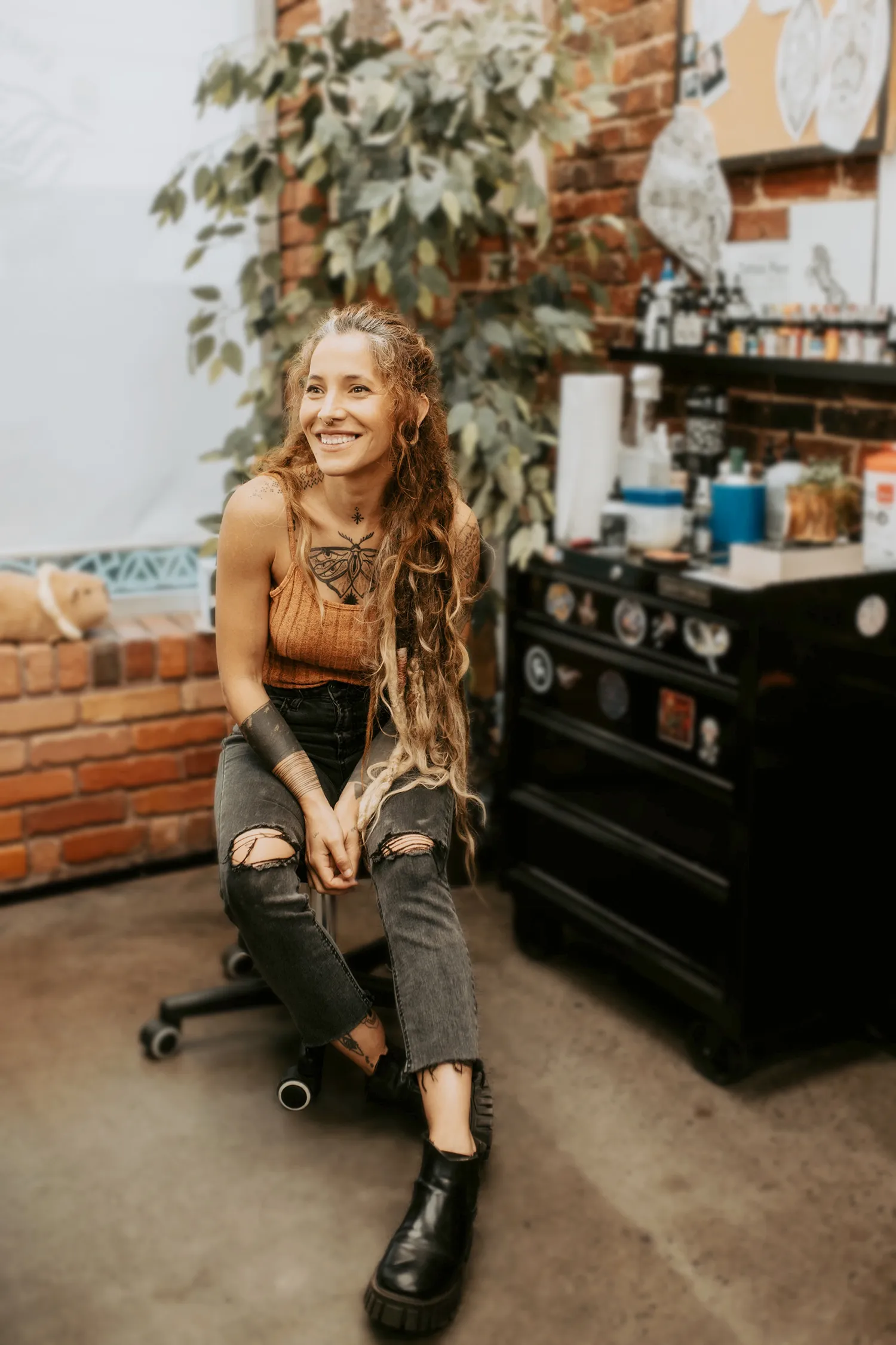 portrait of tattooer michele xeu jean leite