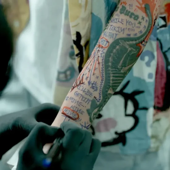 xamo freehanding a basquiat-style tattoo art