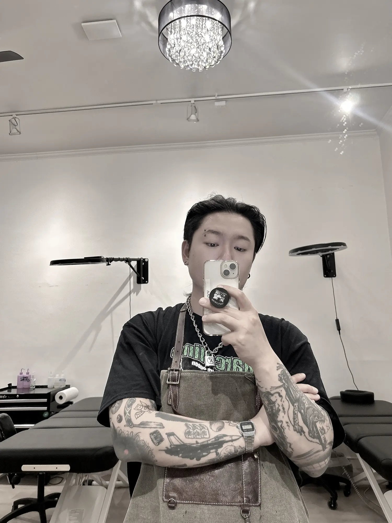 portrait of tattooer Avenn